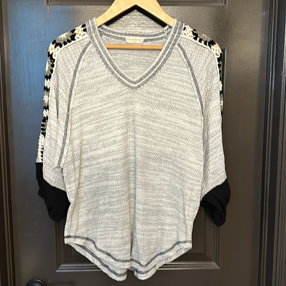 Pretty, lightweight sweater by Chrysanthemum, size S - Picture 1 of 3